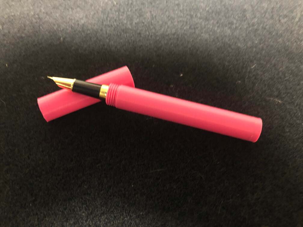 Fountain Pen with magnetic cap v1