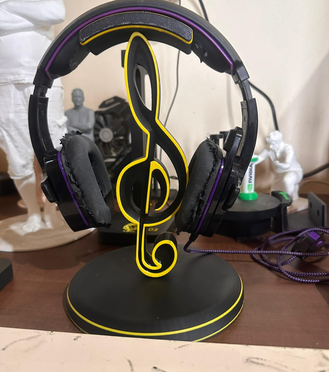 Treble Clef Headphone Stand