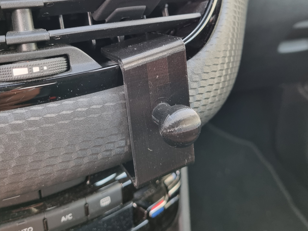 Cellphone clip for Peugeot 208