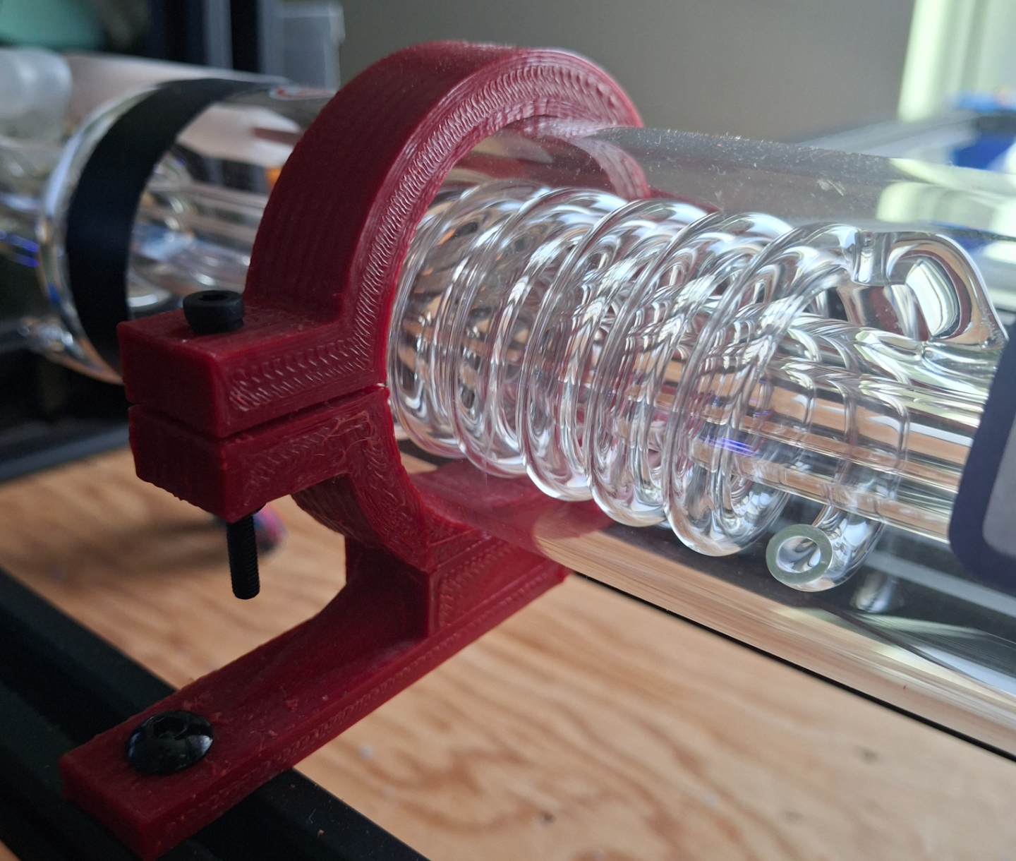 Co2 laser tube holder