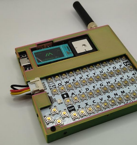 Heltec Wireless Tracker & M5Stack CardKB Casing