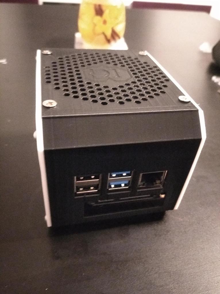 Raspberry Pi 4 super silent case with 2.5SSD mount