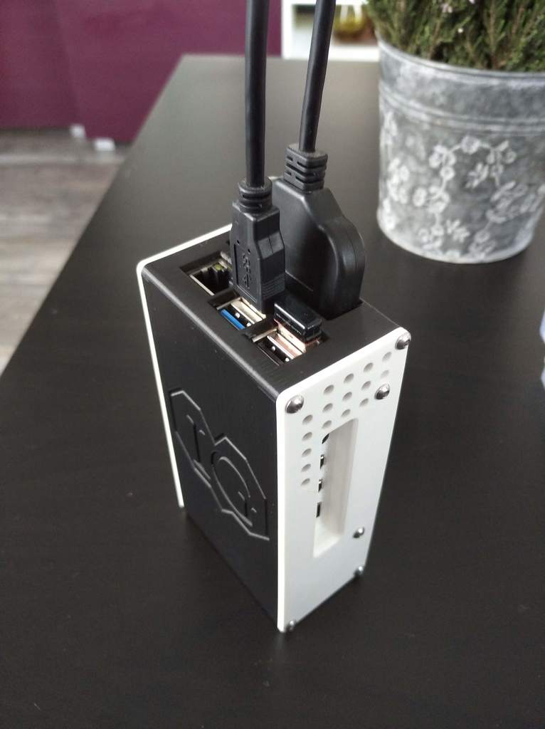Raspberry Pi 4 case with 2.5 HDD(SSD) mount