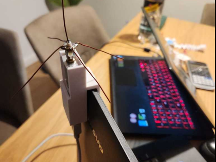 RTLSDR laptop holder
