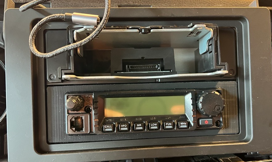 Single Din Dash Mount for : Retevis RA87GMRS Radio