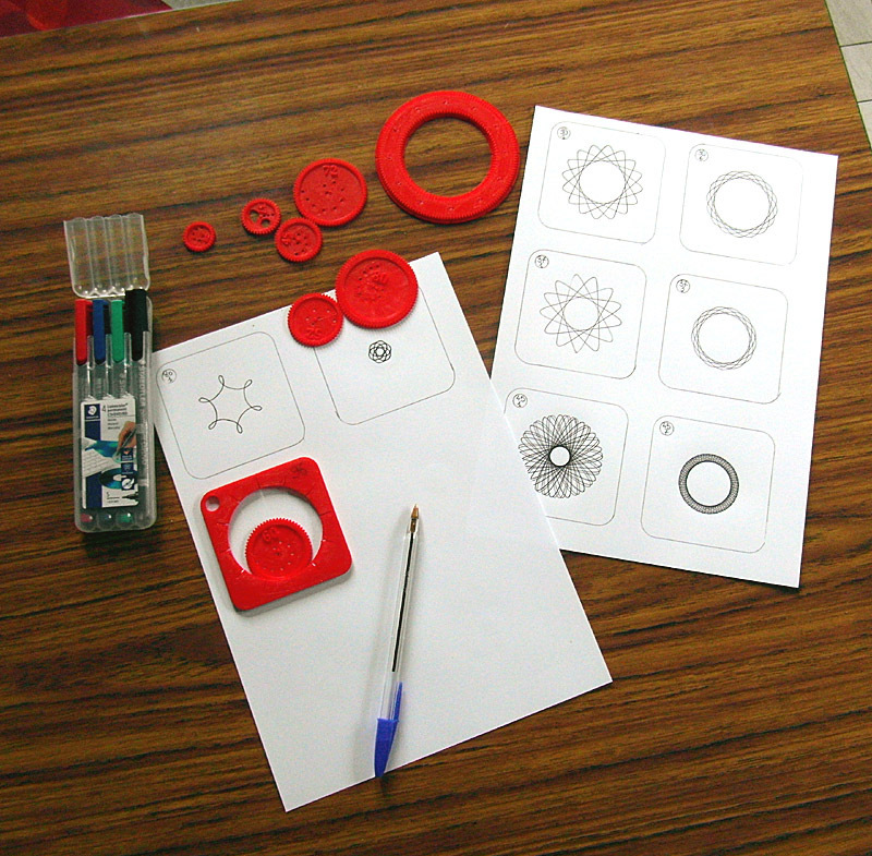 Geometric Art with Spirograph