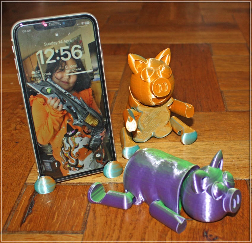 Flexi Pig Phone Stand