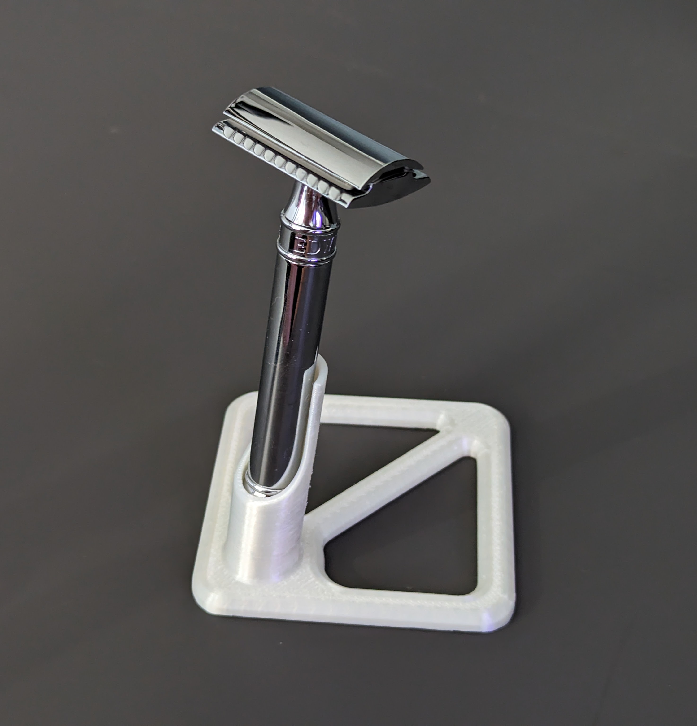 Safety razor stand