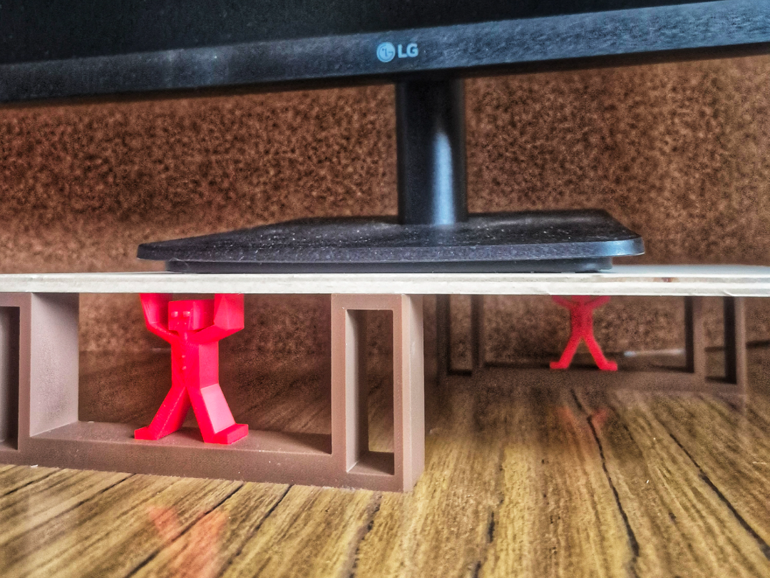 Figure Monitor Stand