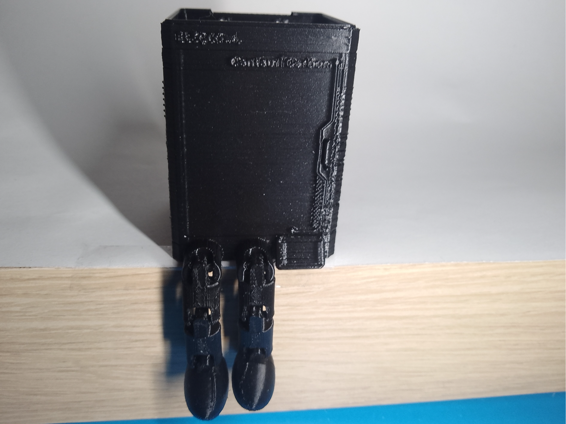 Centauri Carbon with legs