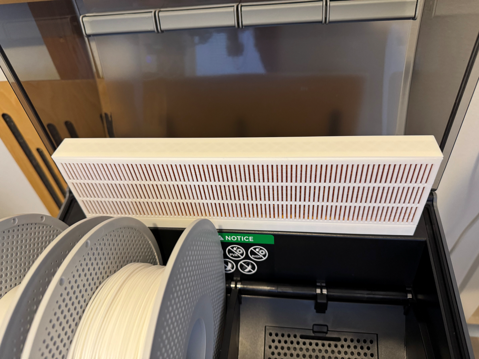 CFS desiccant holder