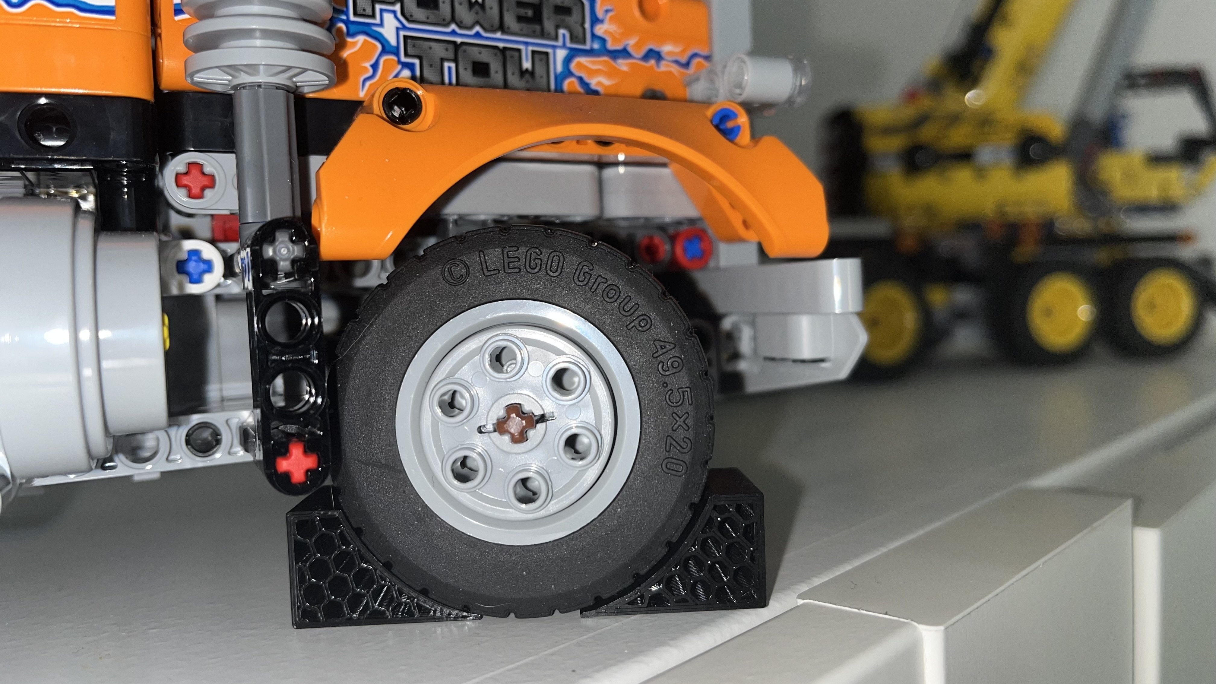 Wheel Wedge - Technic Heavy-Duty Tow Truck (42128)
