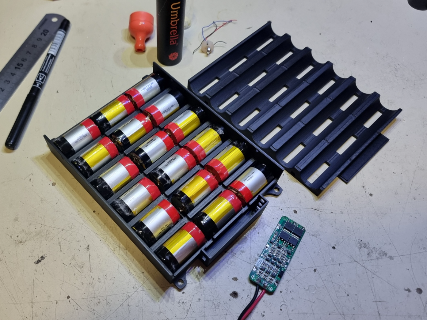 12 volts 6000 mAh 20A Battery pack VAPE recycle
