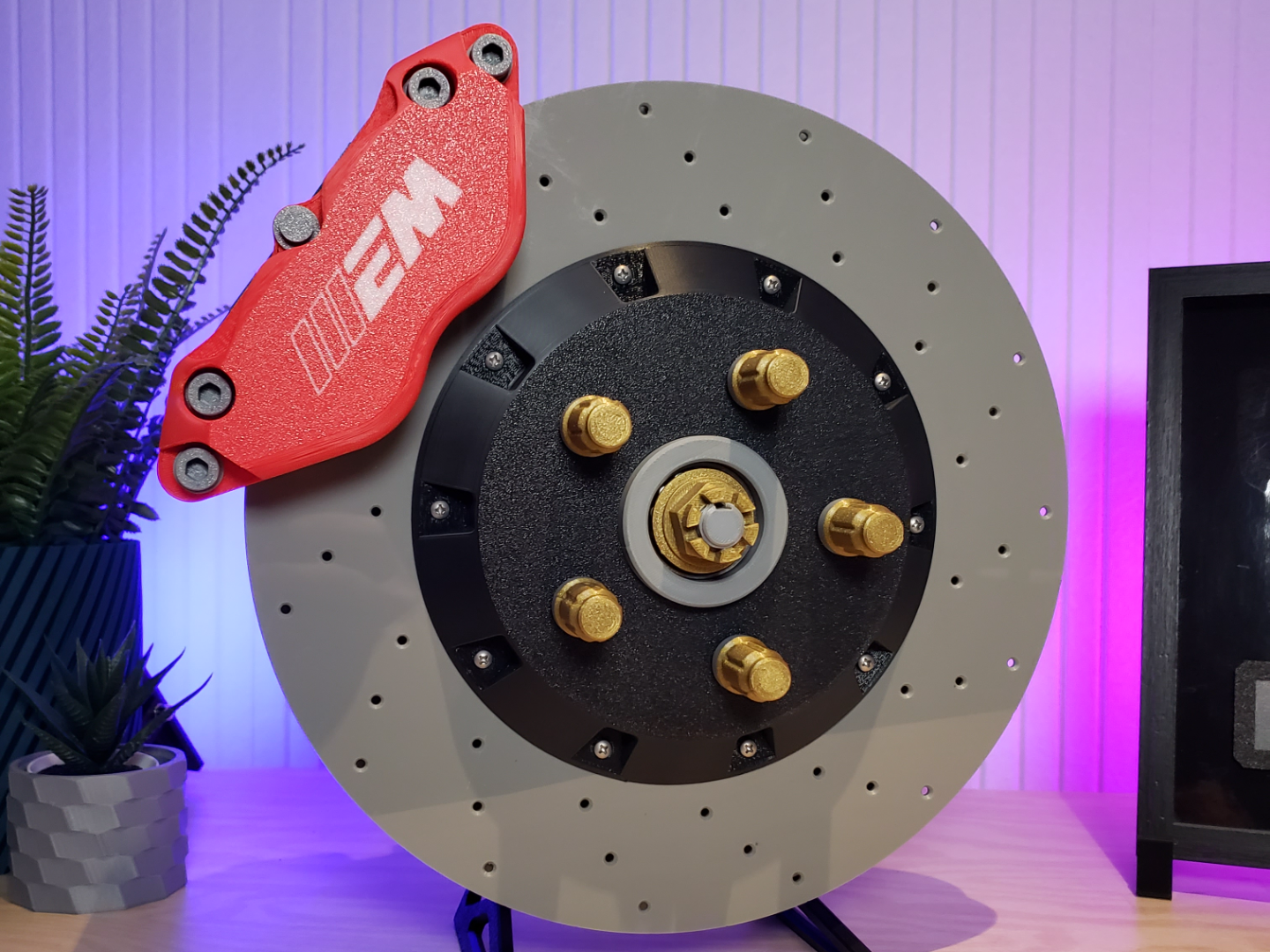 Brake and Bearing Hub Model (1:1 Scale) With LEDs!