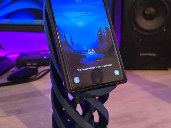 Double helix Phone, tablet, or display stand