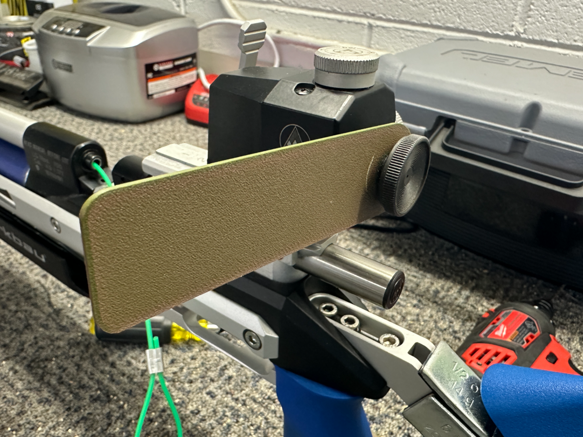 ISSF Compliant Blinder