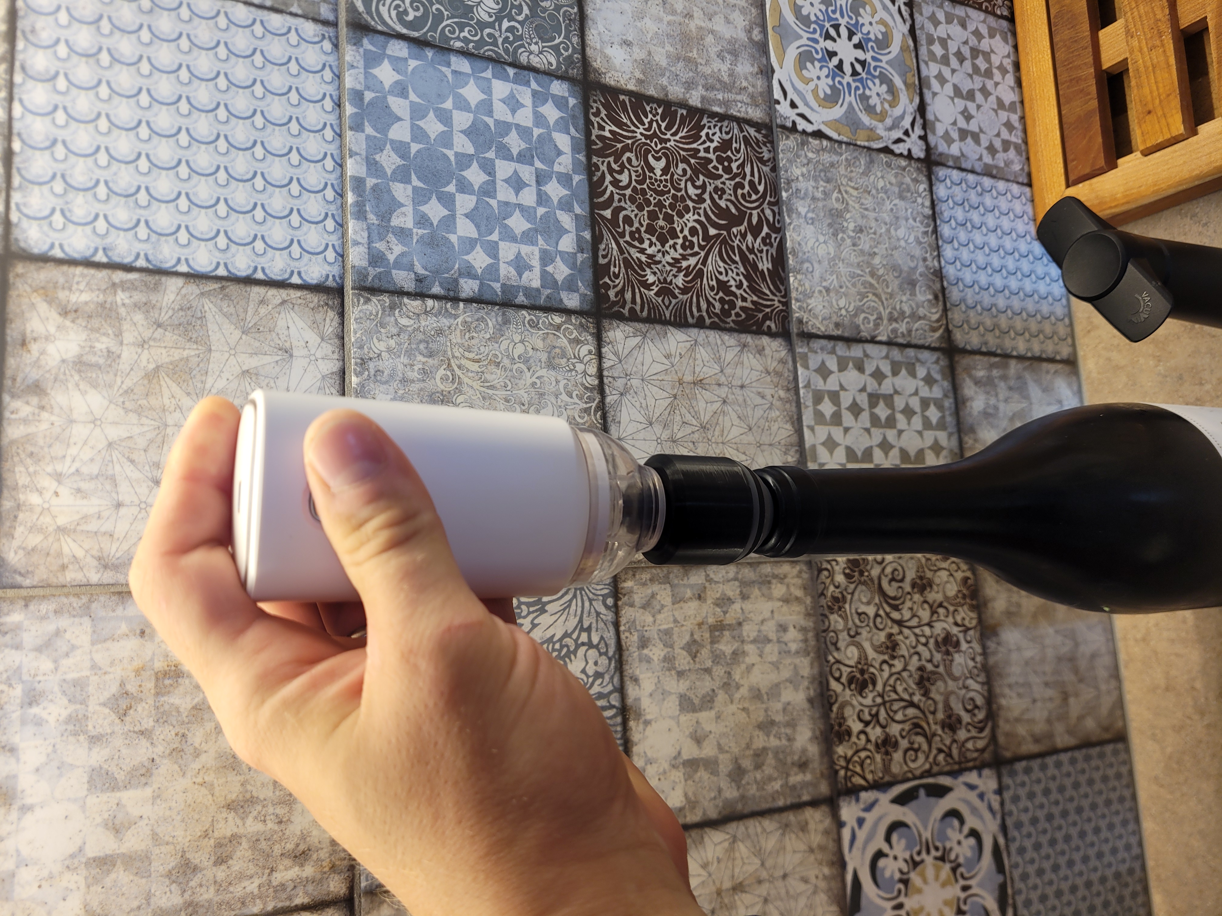 Vacu Vin MEGA Electric Pump Adapter