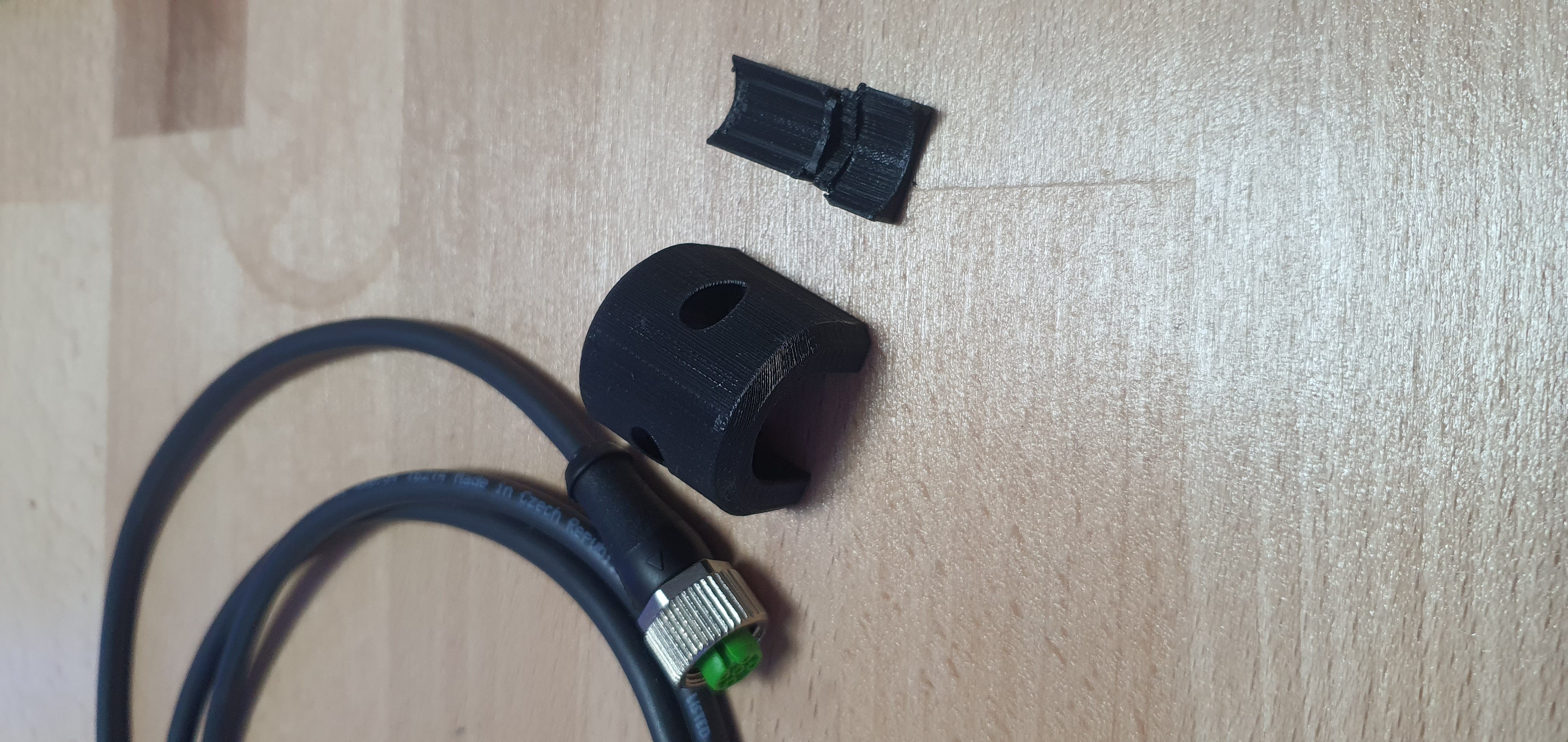 M12 Connector Holder incl. T-Slot Mount