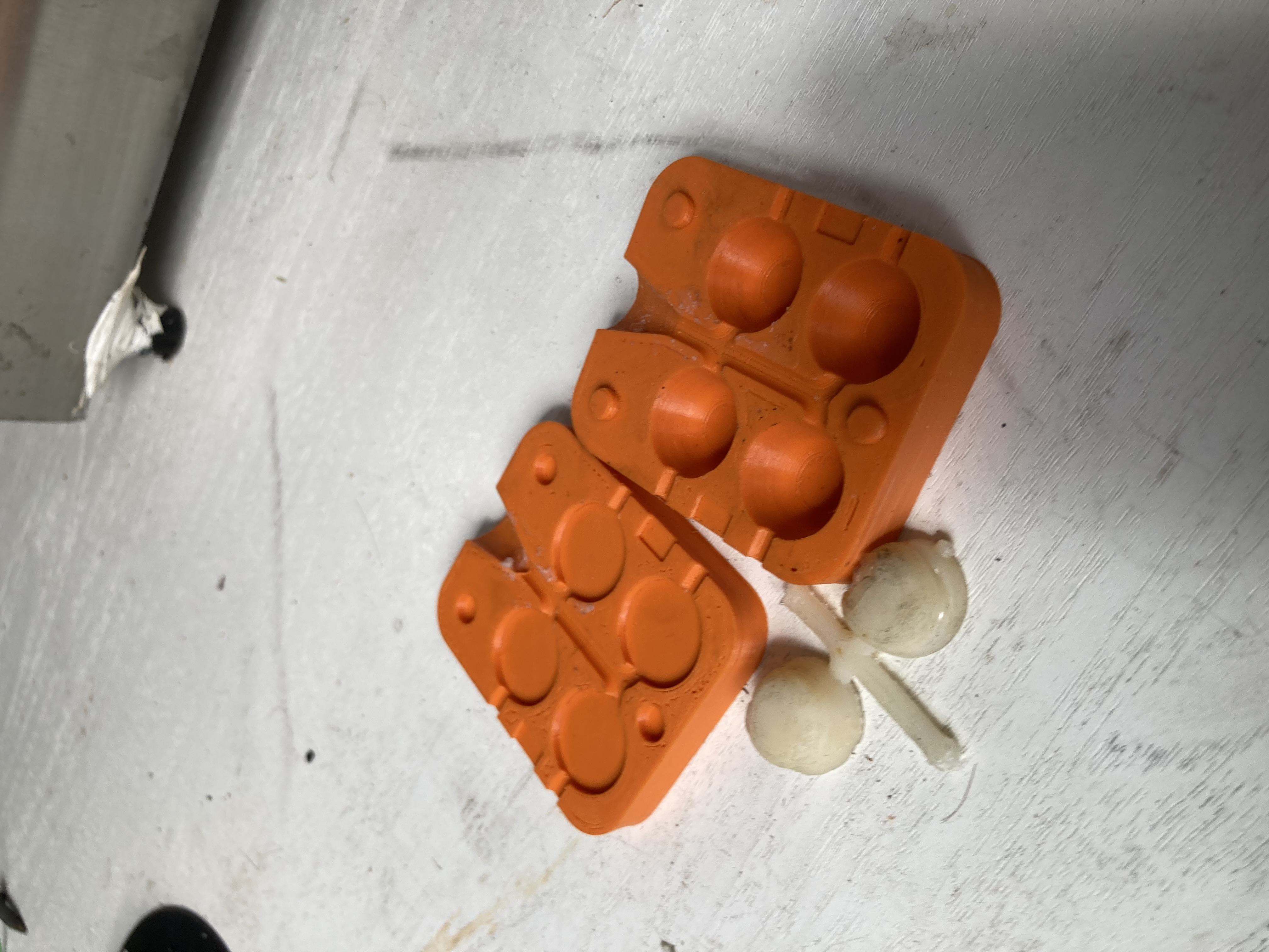 hot glue injection mold (feet)