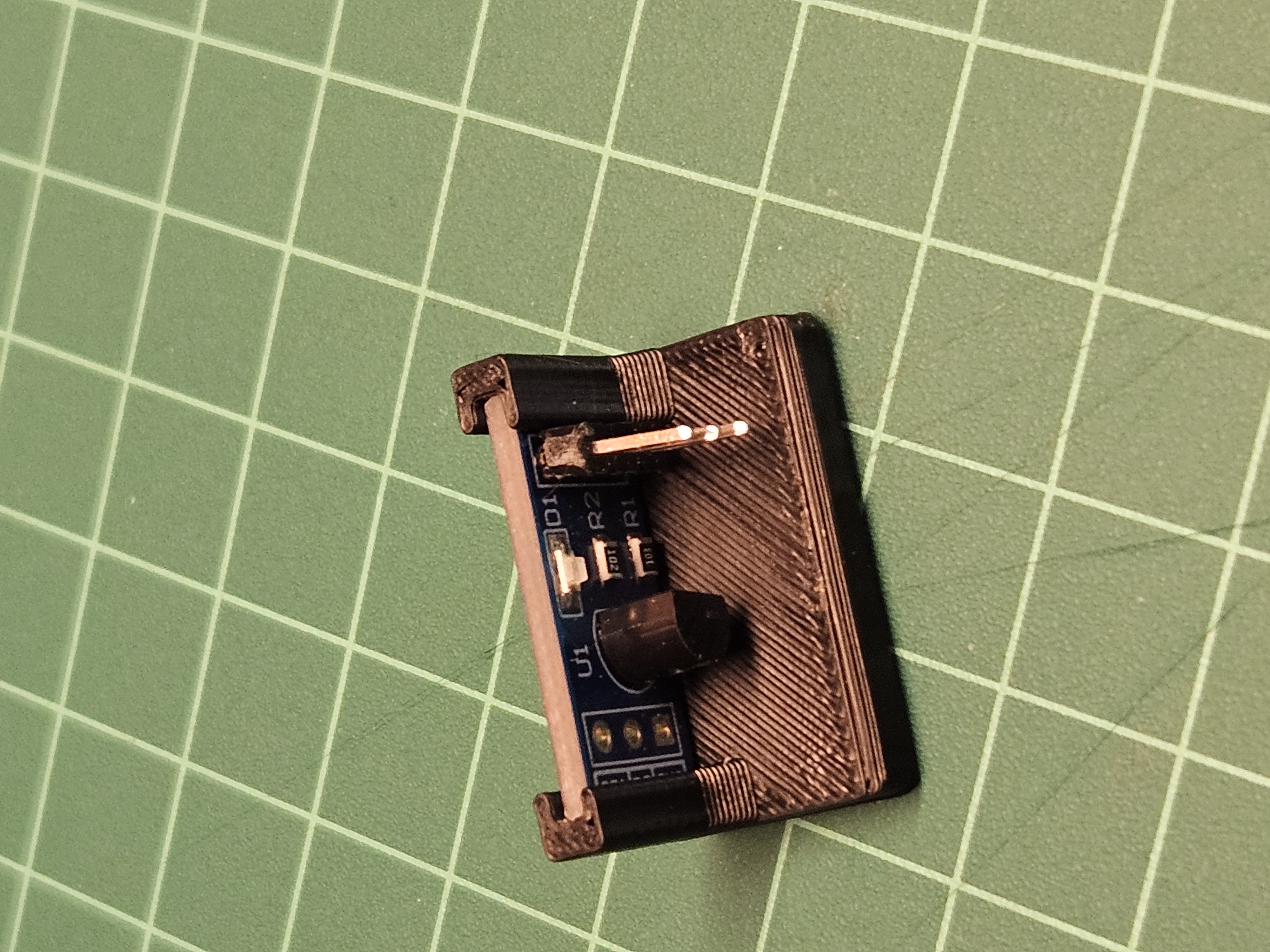 Magnetic holder for DS18B20 temp sensor module