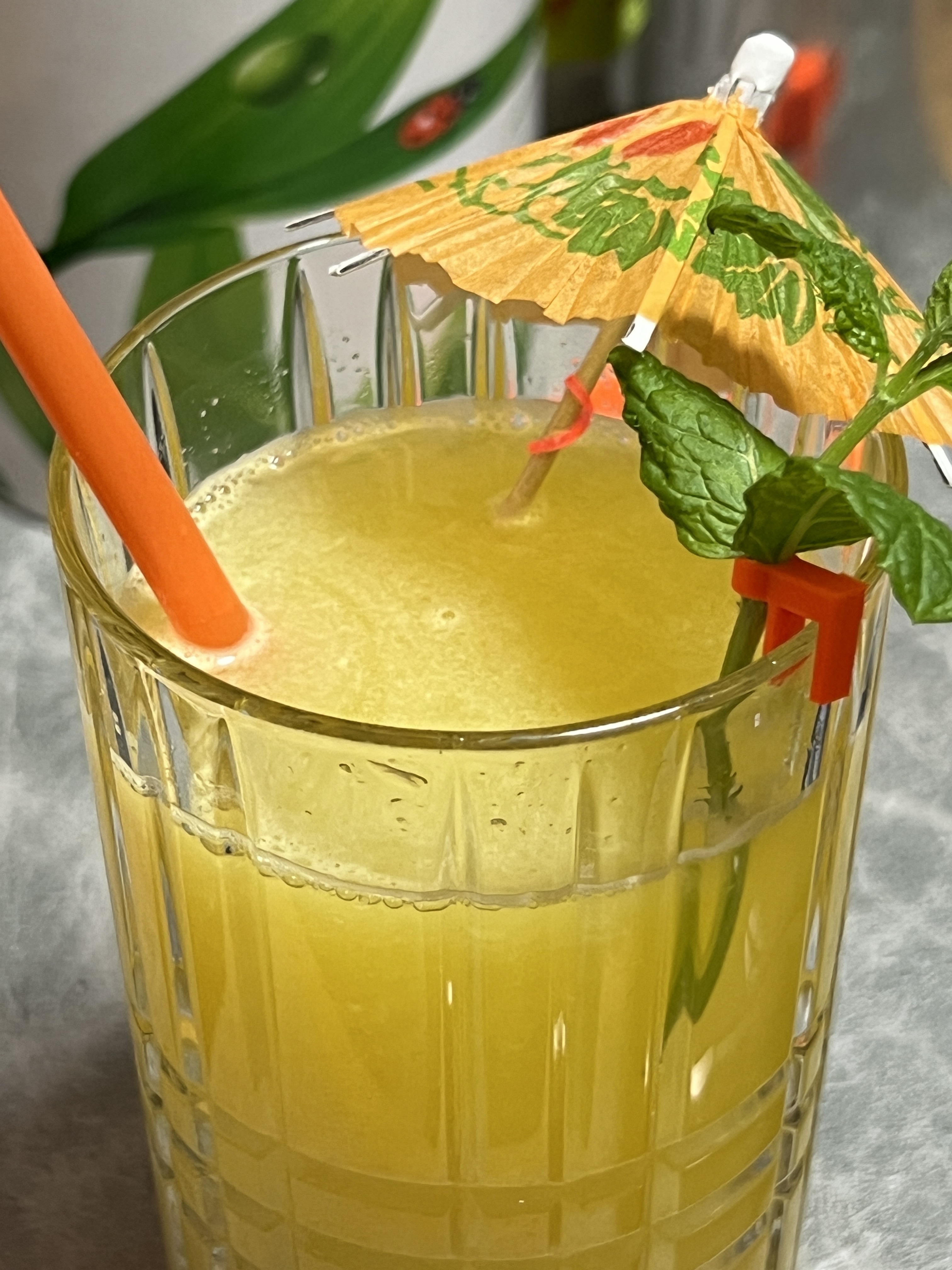 cocktail fruit holder