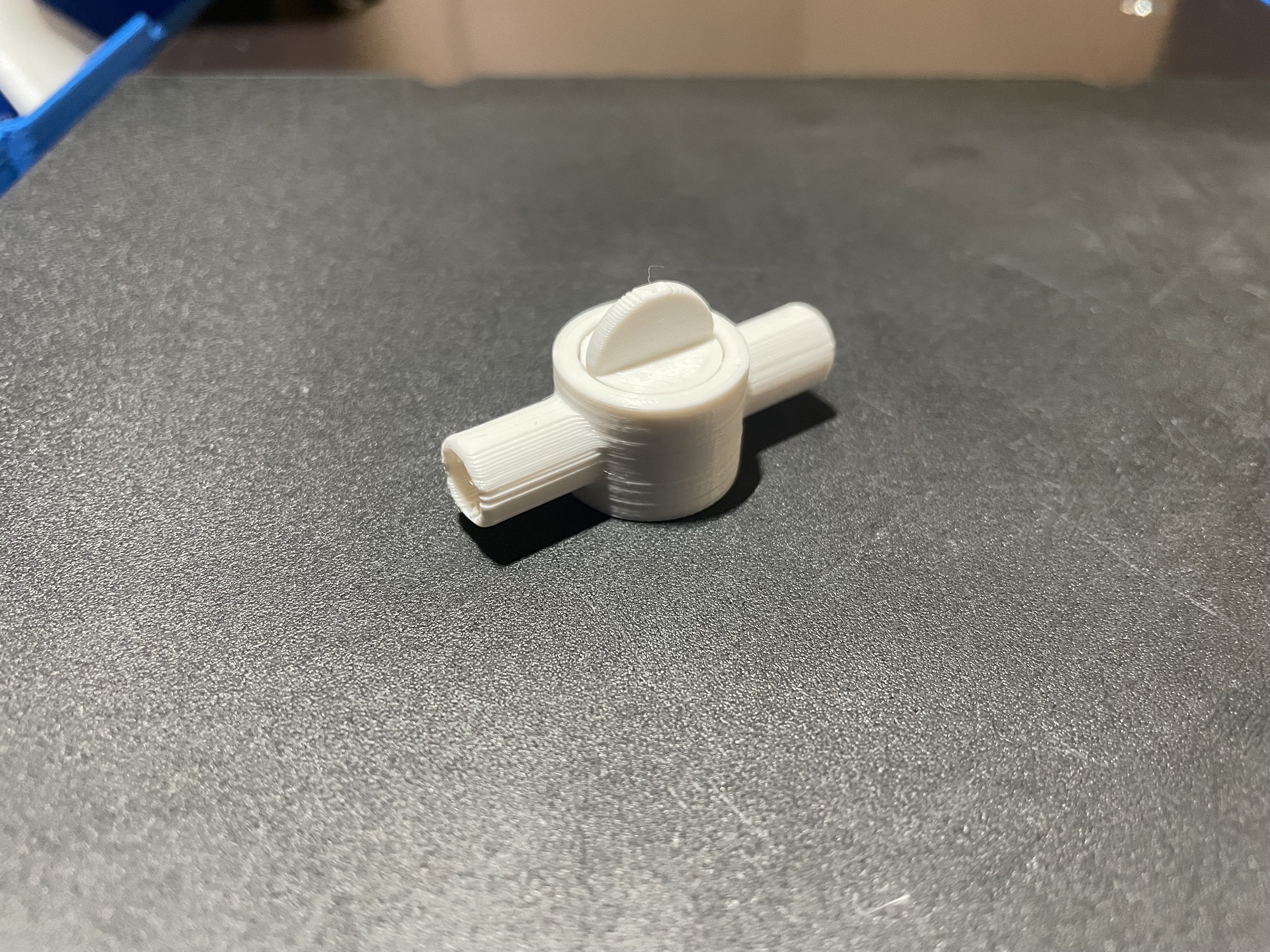 Valve connector for 9/7 mm hose (print in place)