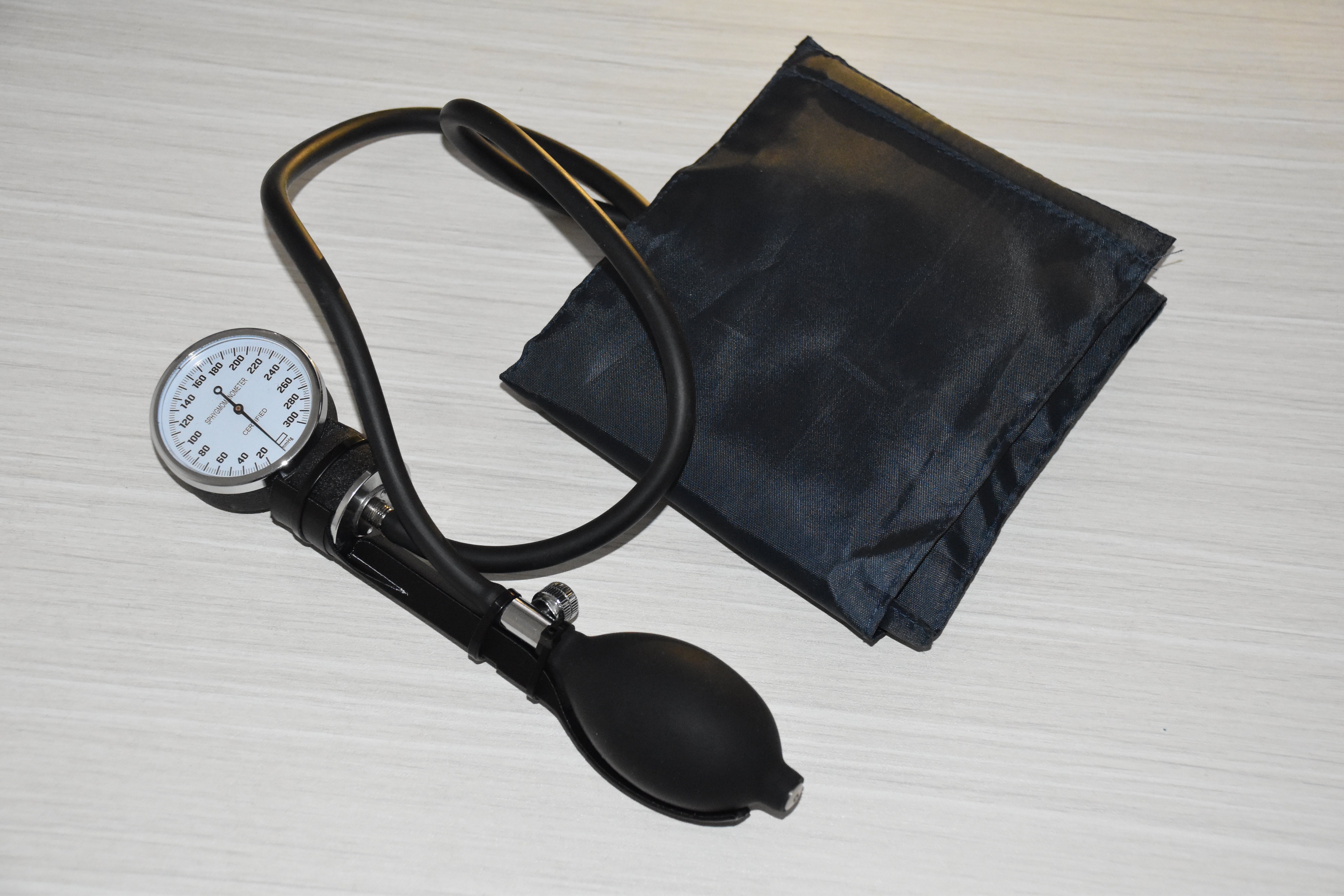 Manometer and Baloon holder for BP Cuff