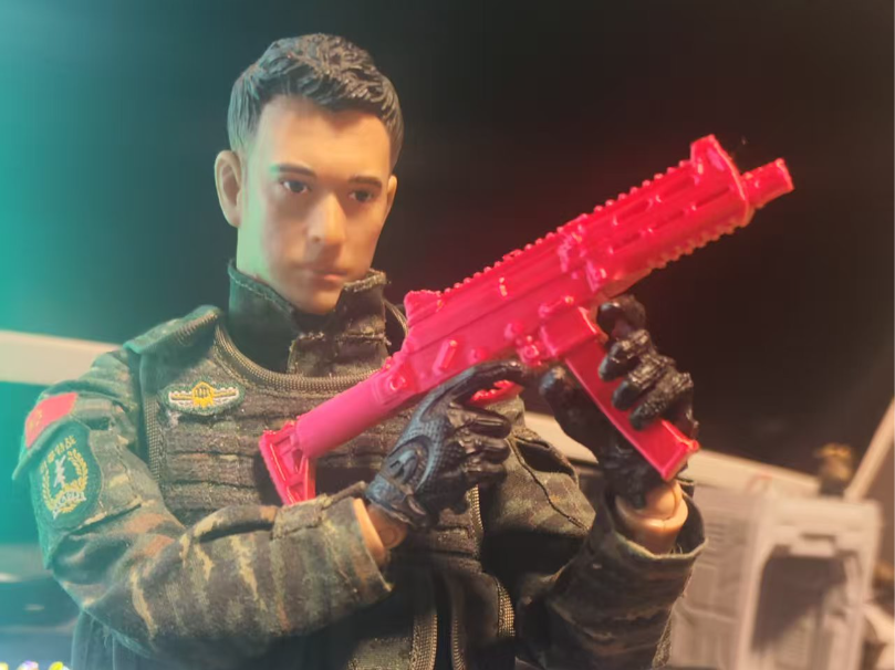 1:6兵人武器-俄PPK-20冲锋枪