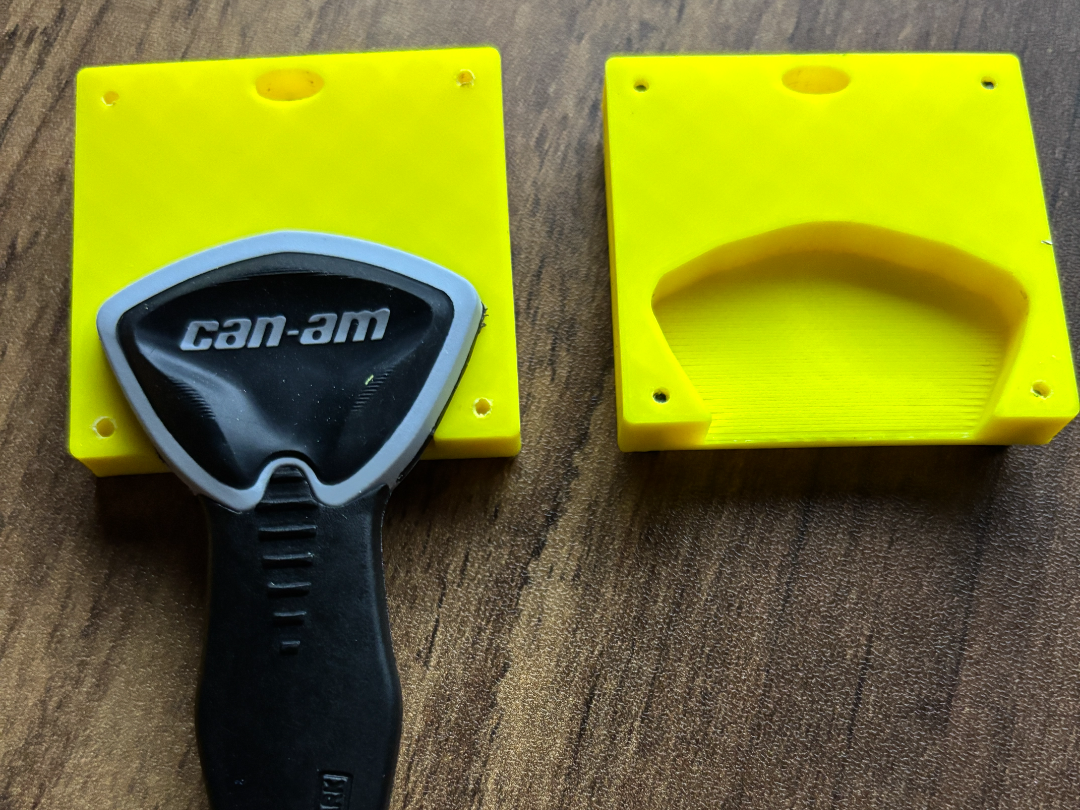 CANAM SPYDER KEY HOLDER, MARIO MYSTERY BOX EDITION