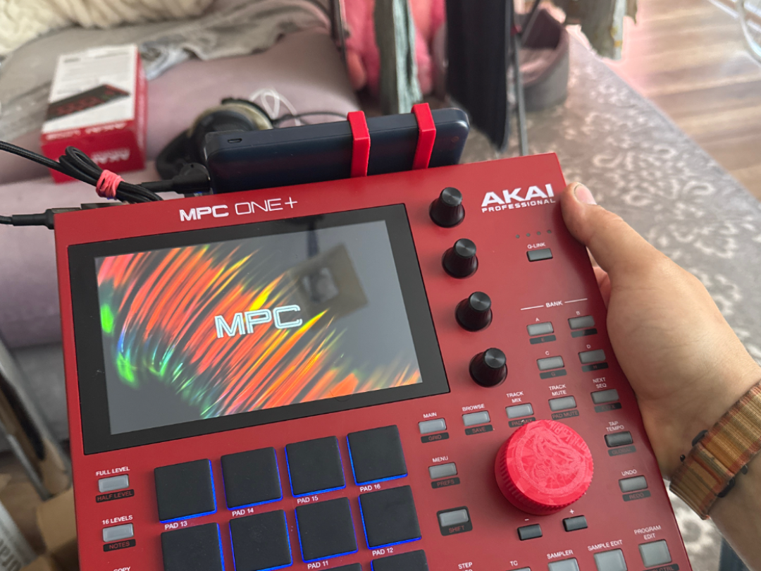 akai MPC ONE (plus) Powerbank battery pack holder