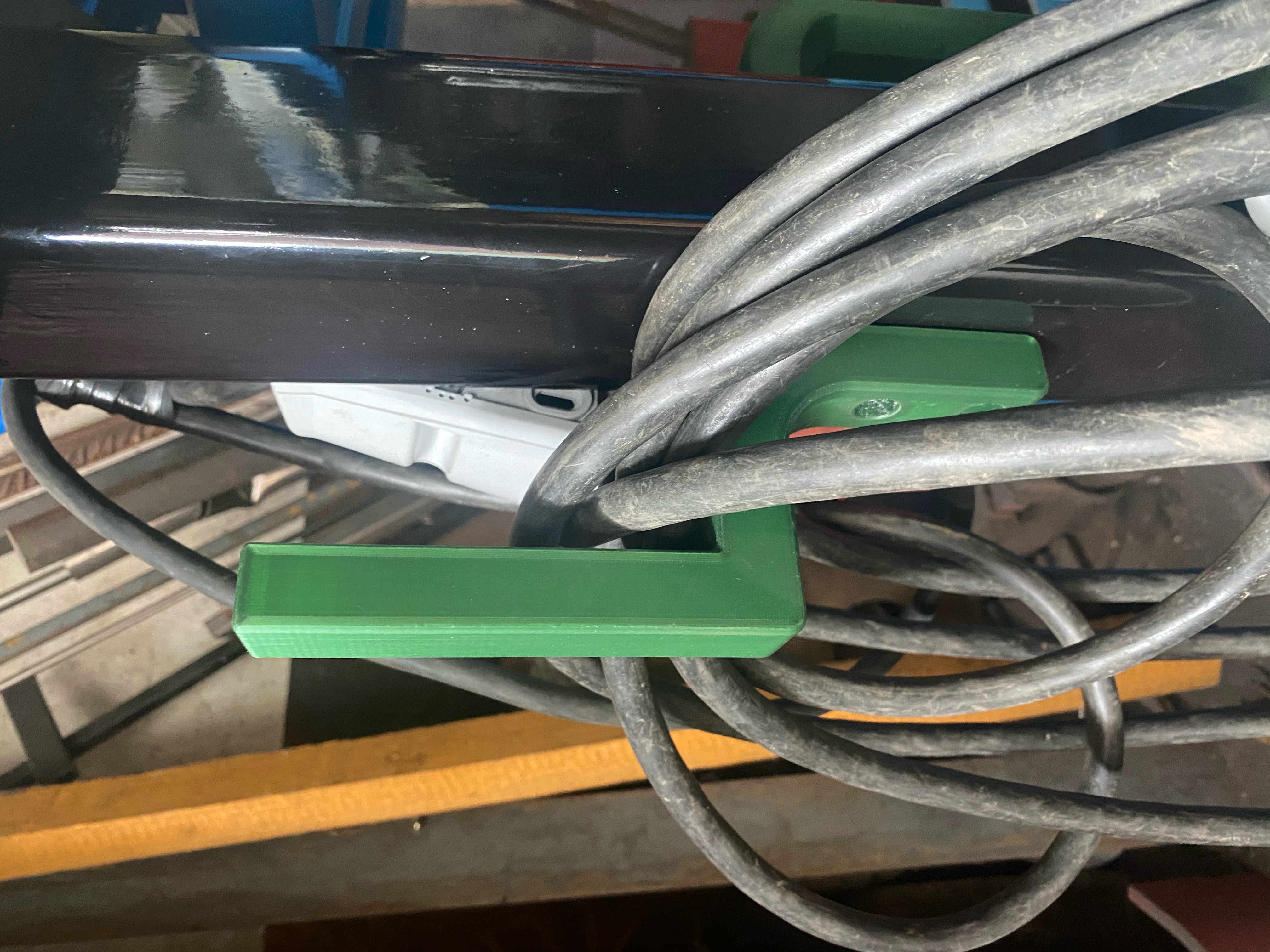 Hook for big cables