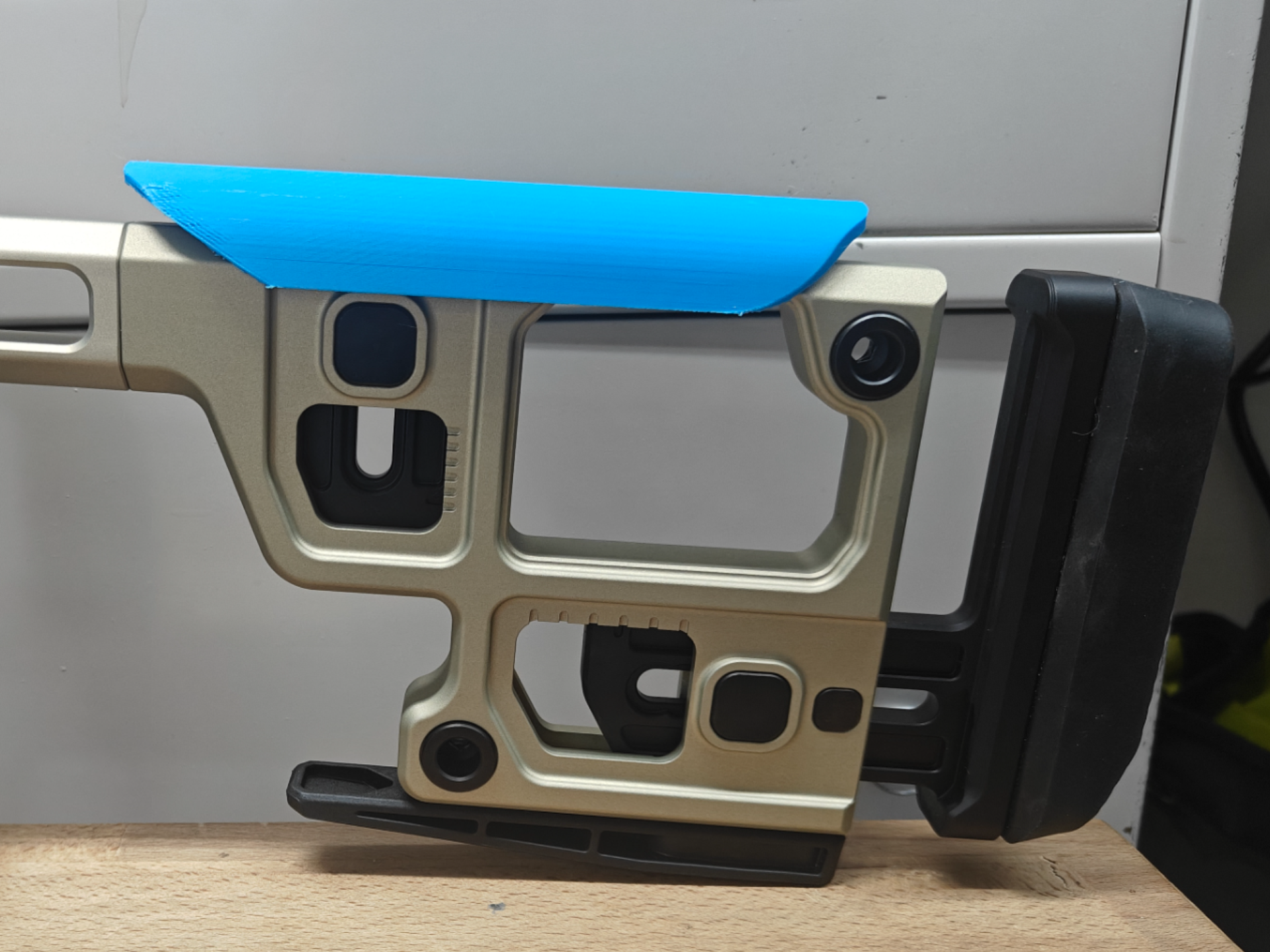 Solus Chassis Cheek Riser