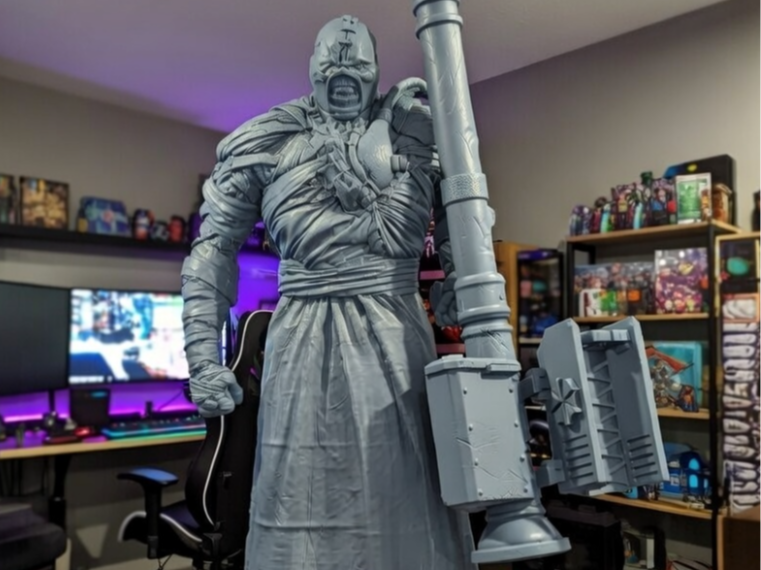 Life-Size Resident Evil 3 Nemesis Figure V2 Terror