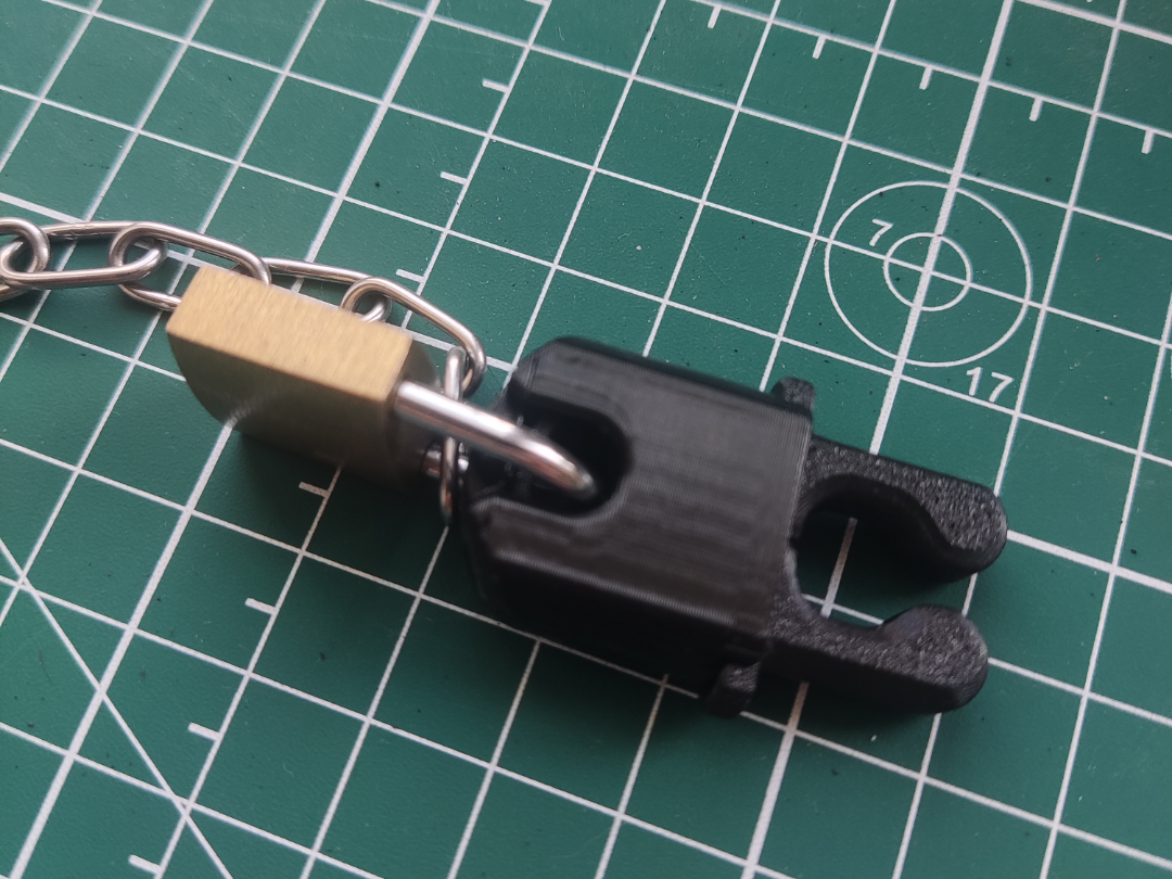 Nose shackle