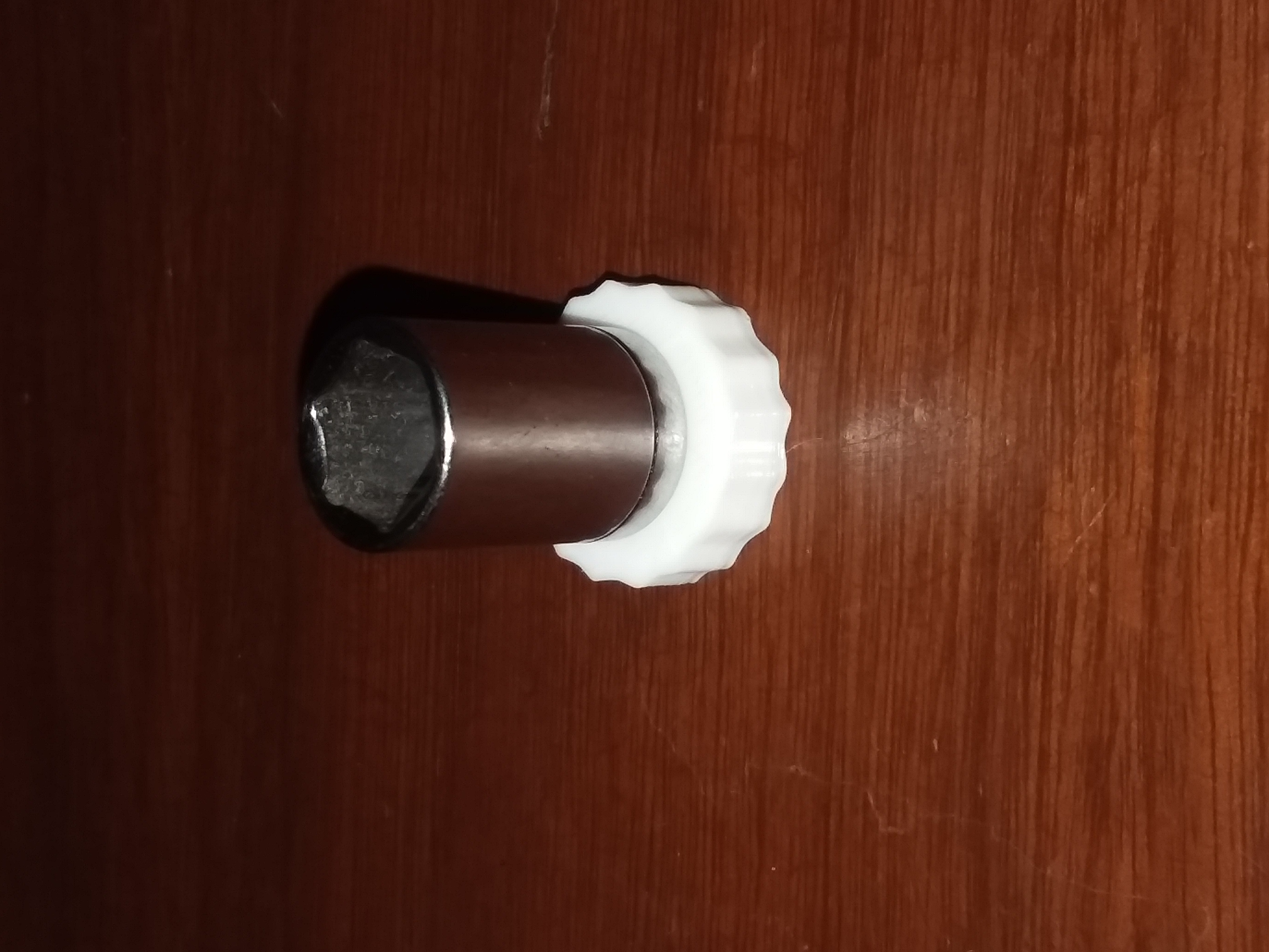 1/4" thumb wrench
