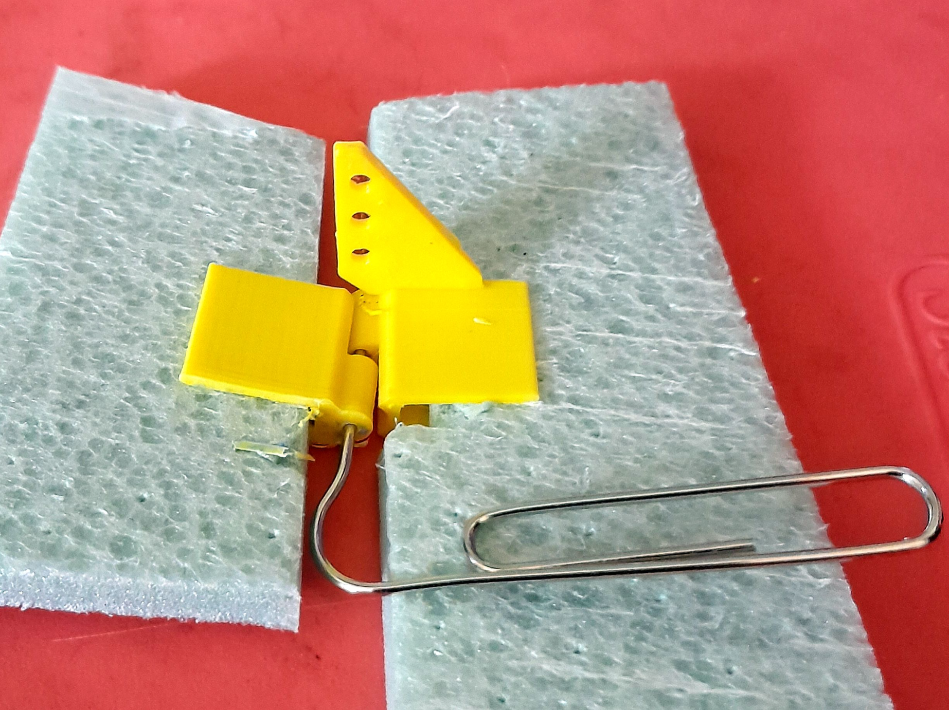 FOAMBOARD RC AIRPLANE HINGE