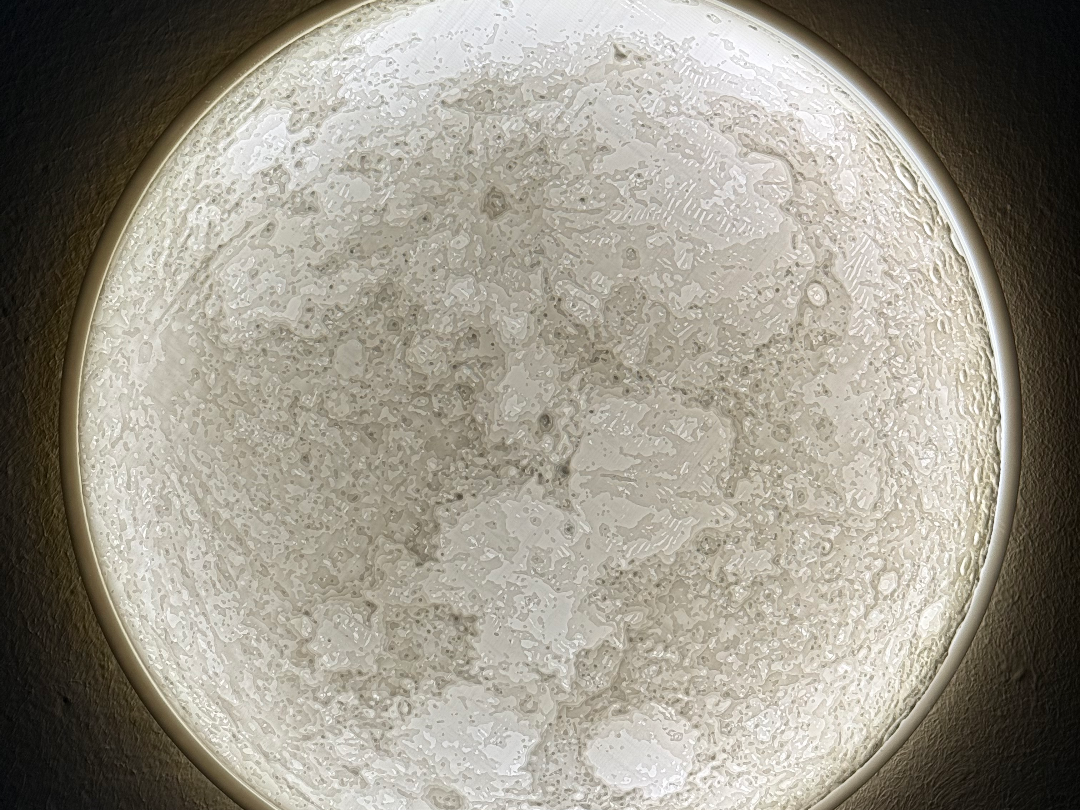 Fullmoon wallmounted lamp