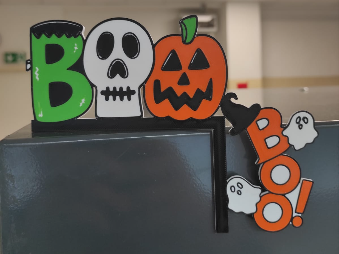 Halloween “BOO!” Door Frame Decoration