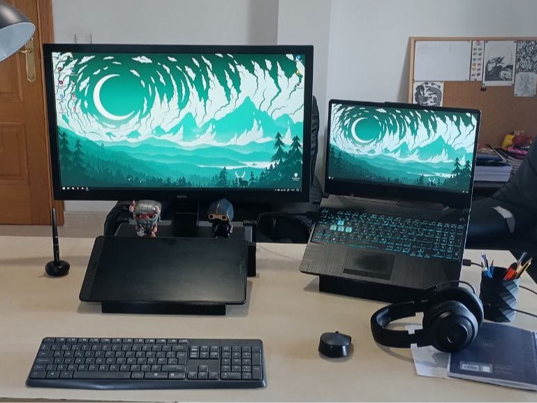 Sturdy laptop stand