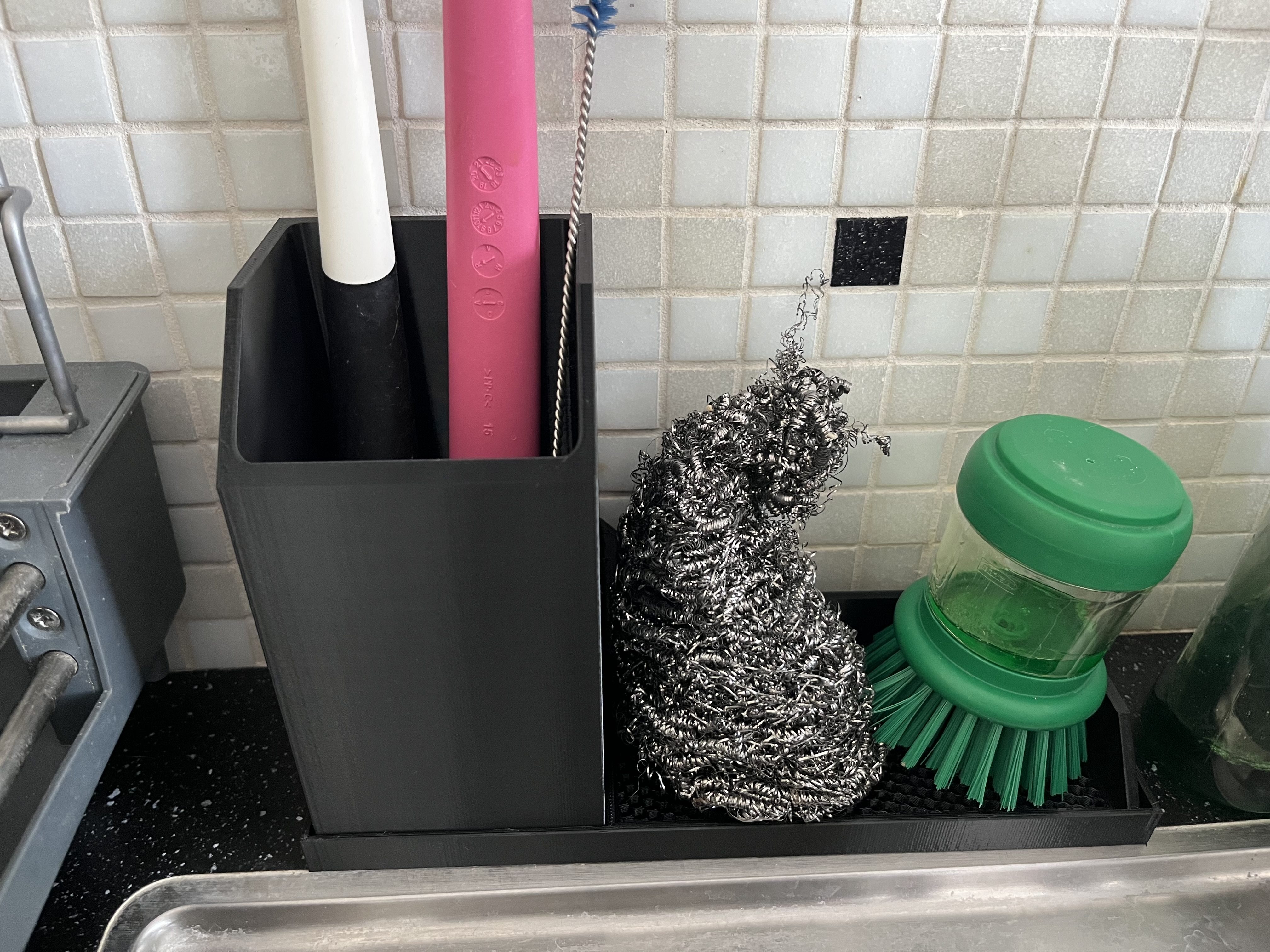 Kitchen Sink Organizer with dripping tray