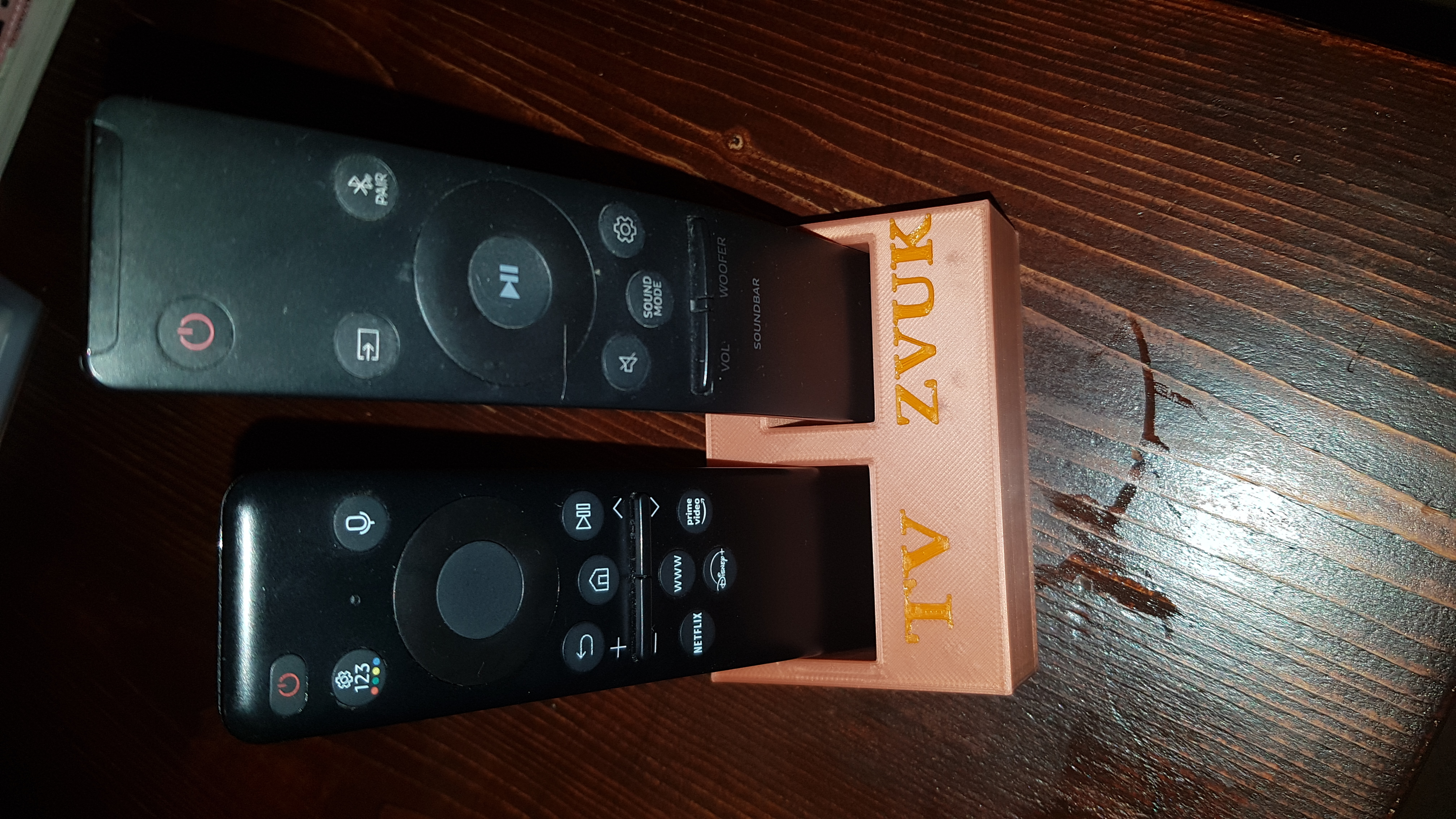 stojánek na ovladače SAMSUNG