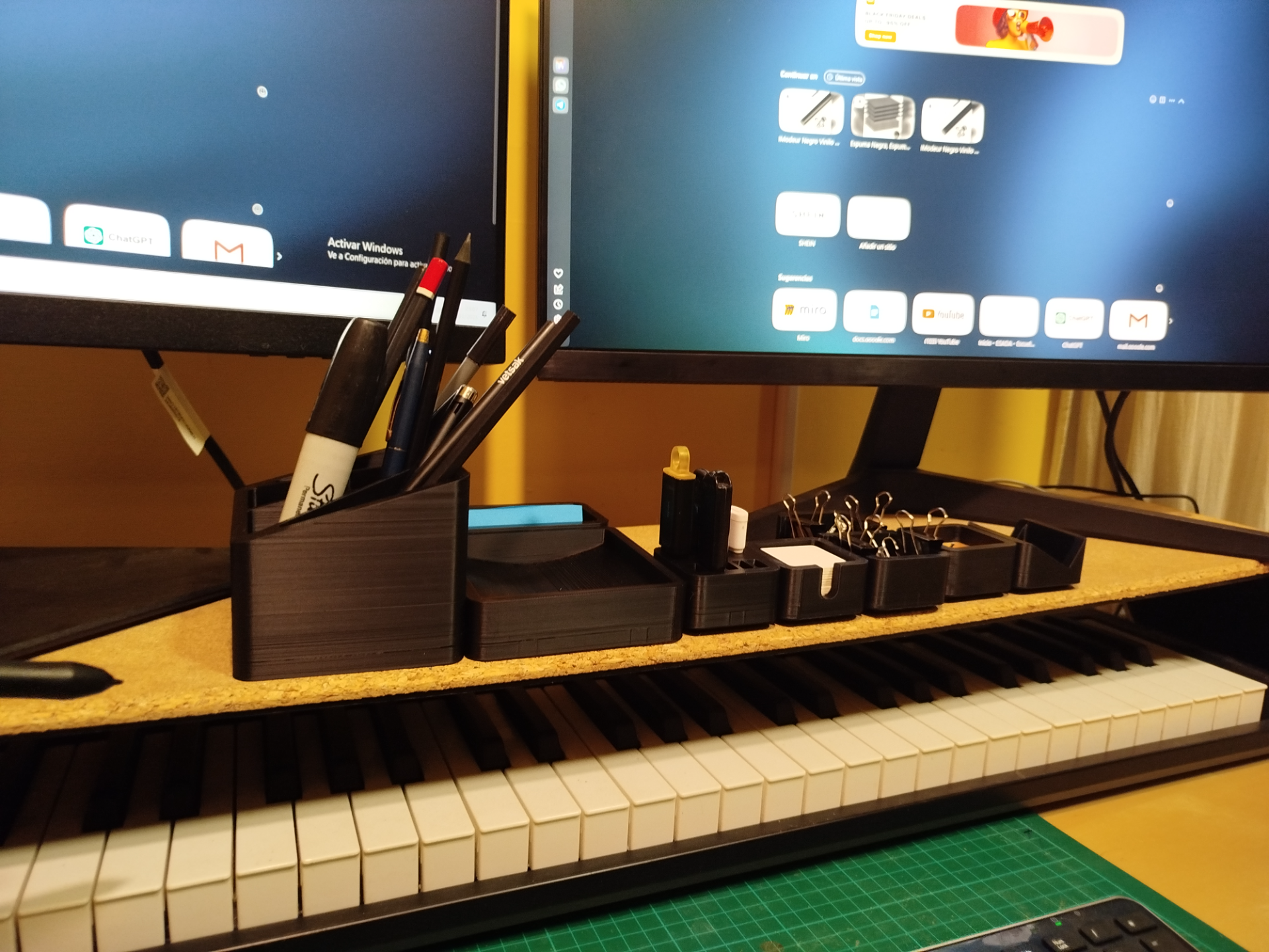 magnetic desk organizer
