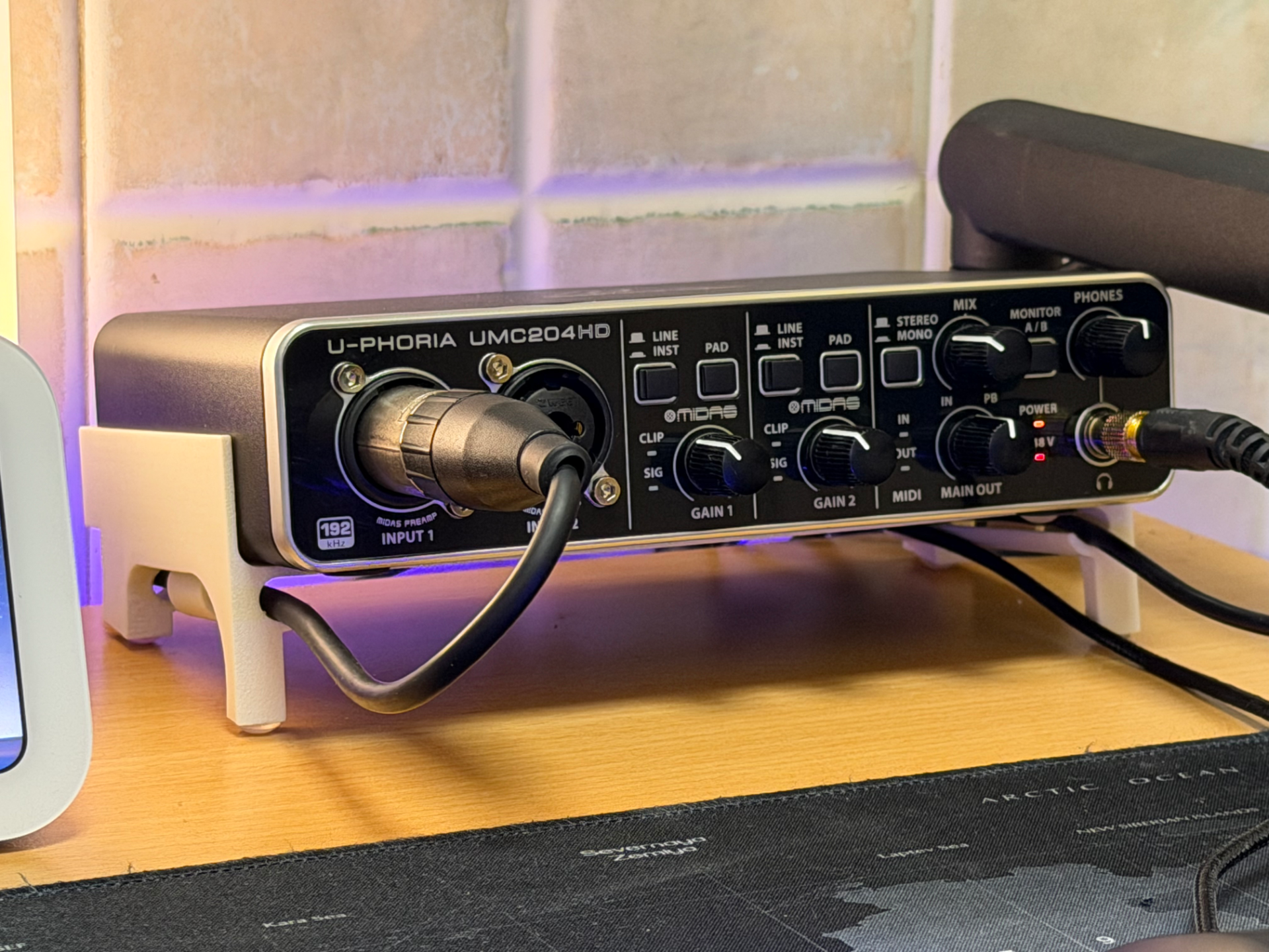 Supporto Inclinato Behringer U-Phoria UMC204HD