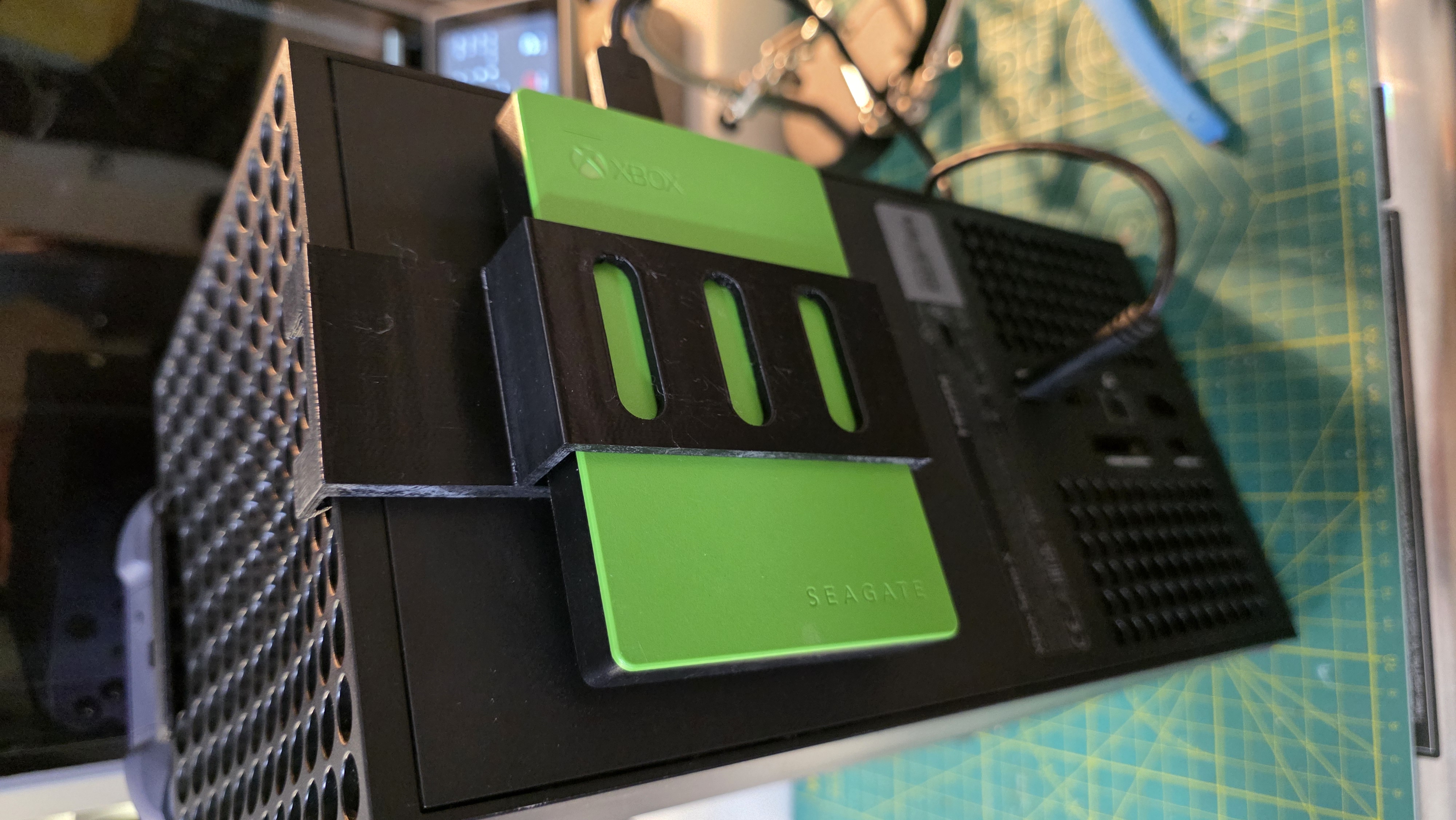 Xbox Series X 2TB Seagate HDD holder