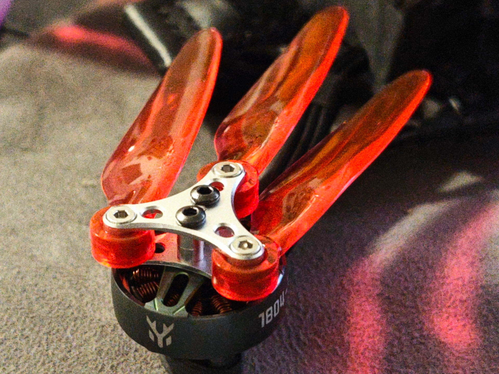 Folding prop hub for TMount motors