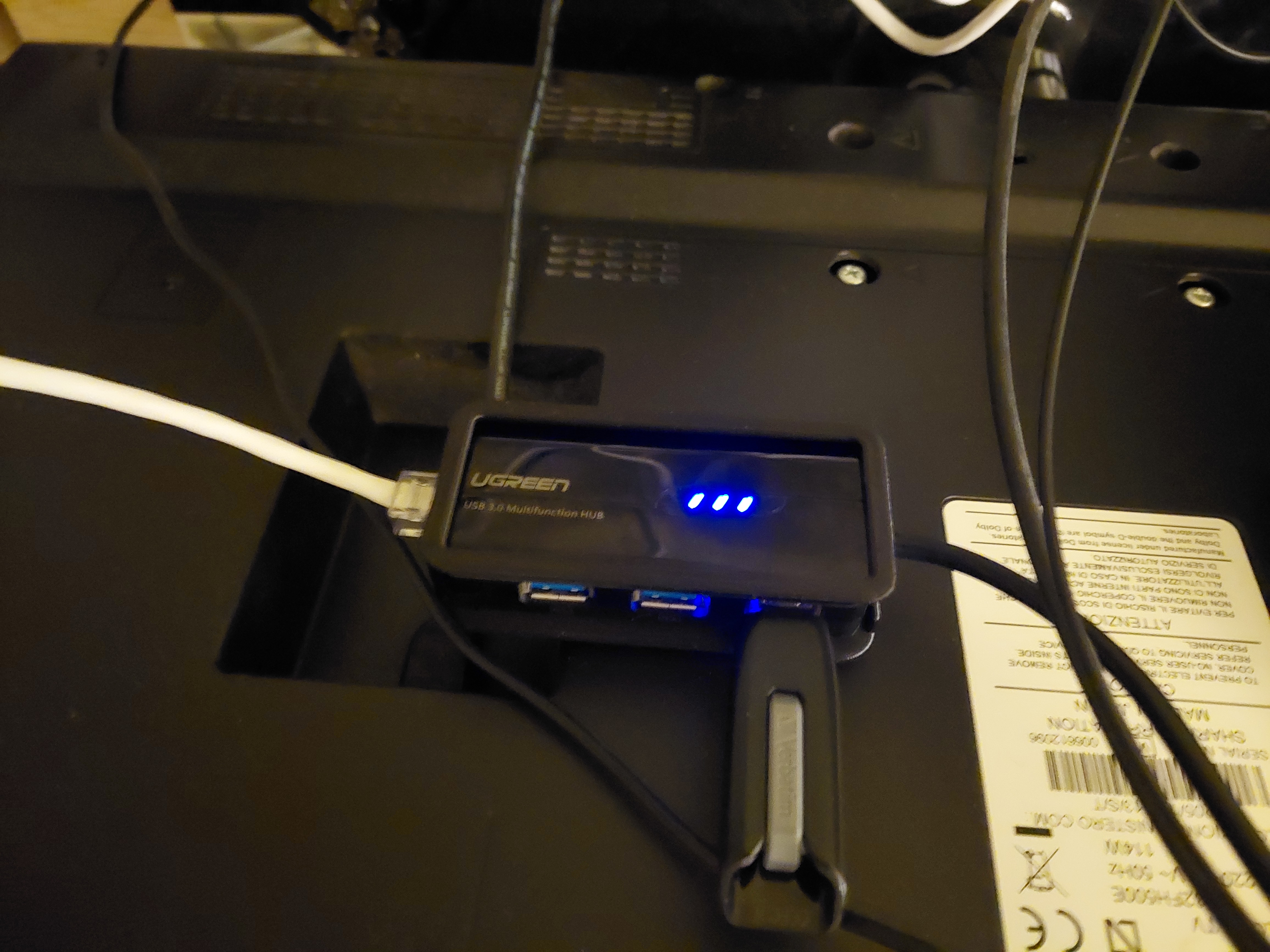 Ugreen USB ethernet adapter holder, VESA mount