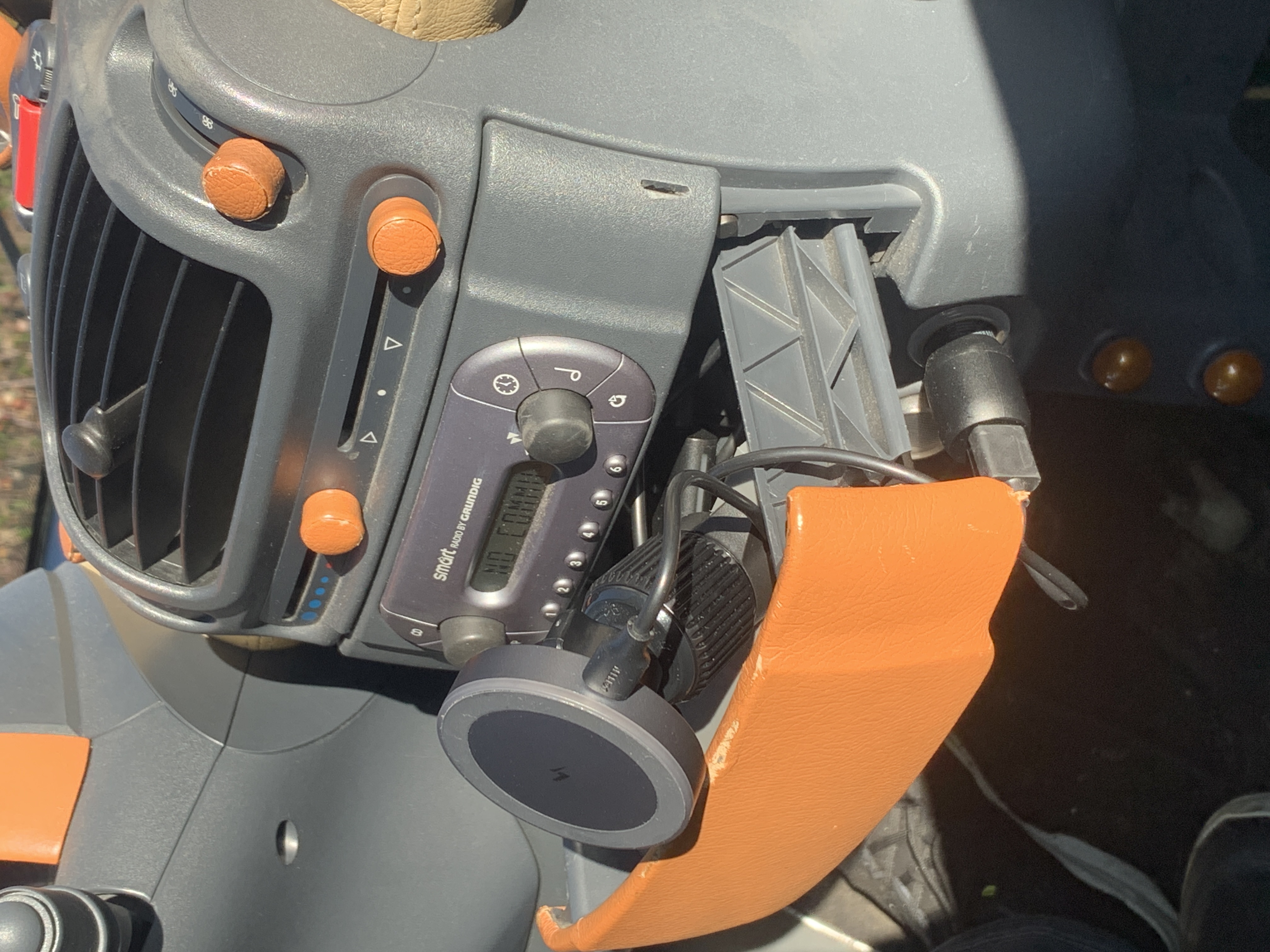 Smart Fortwo 450 Console UGREEN 360° iPhone Mount
