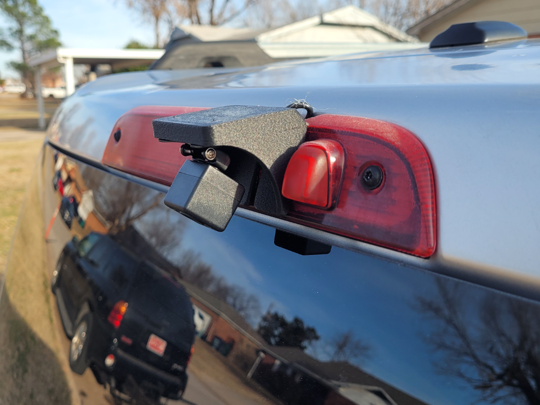 08 Jeep Patriot backup camera mount