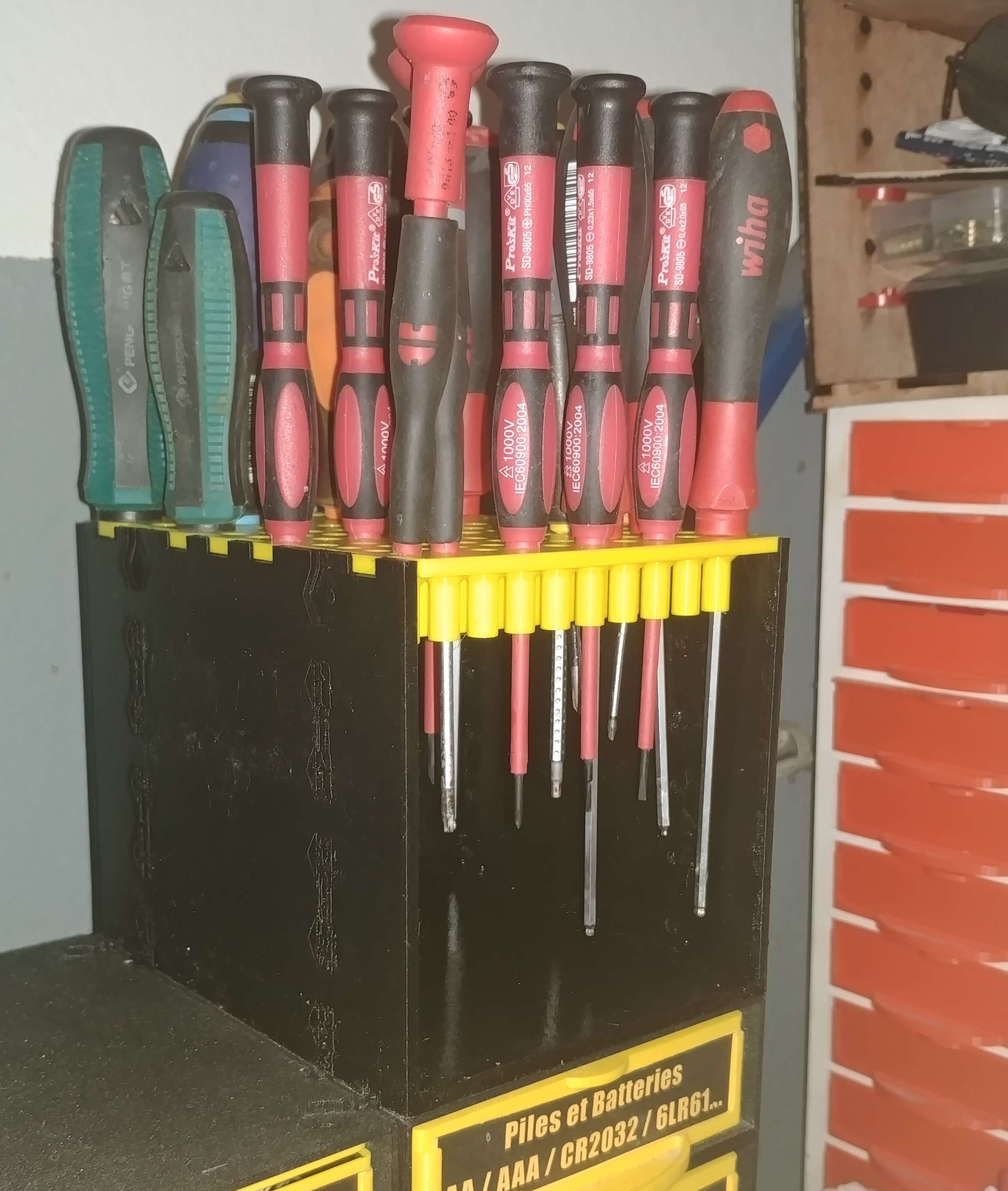 Screwdriver holder for the SMBT
