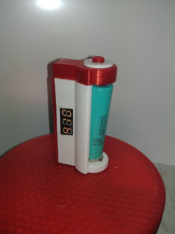 Pratik testeur 18650 et piles bouton